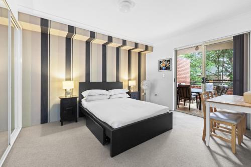 Bright Marrickville Flat with Balcony & Parking in Marrickville