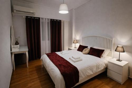 Elegant Apartment near Acropolis Walk to Plaka & Metro, Ateny (zdjęcie 2)