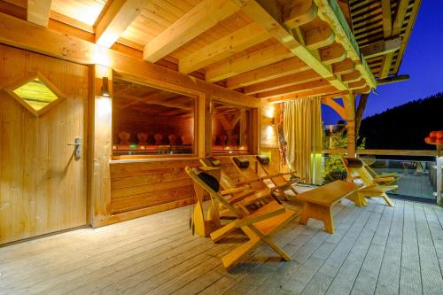 Balcony/terrace, Tanne Tonbach - Wellness & Wohlfuhl Hotel in Baiersbronn