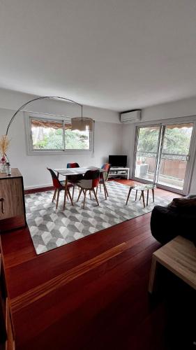 Appartement Riviera - 2 chambres, balcons, parking - Vallauris