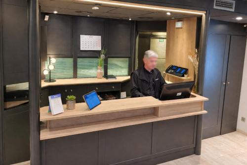 Predvorje, Motel Punt 14 in zračna luka Barcelona 