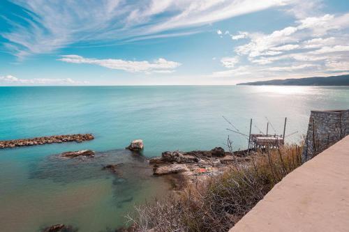المنطقة المحيطة, Mono Judeca by BarbarHouse in فيستي
