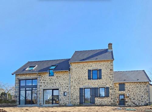 Exterior view, Gite Le Granit des Champs in Chenerailles