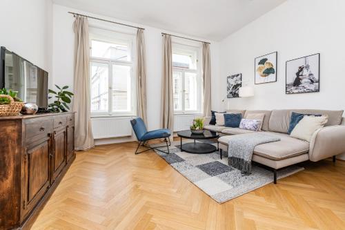 Charming Apartment In Famous Area