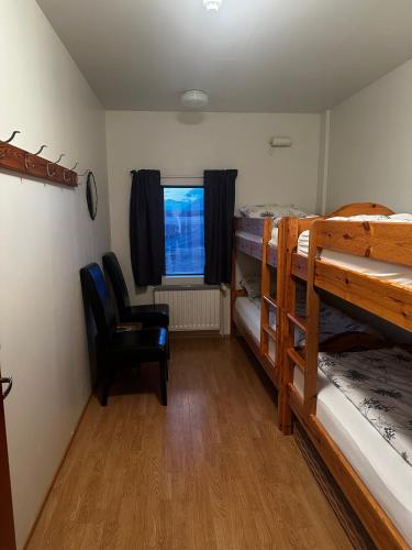 4 bunk beds