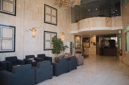 شقق ذي كادي المخدومة The Kadi Serviced Apartments – khách sạn tại Al 'Aqiq