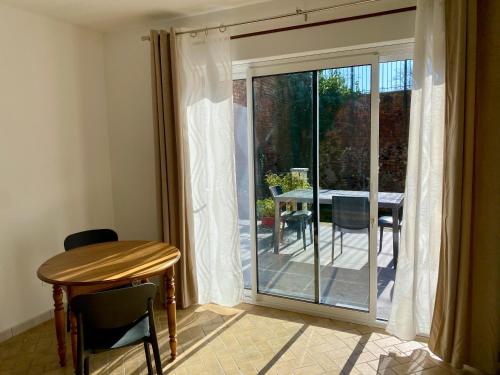 Balkons/terase, Solesmes, 3 personnes, terrasse, plain-pied in Romeries
