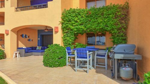 Ground Floor 1BR Beachfront - Steps to Pool - Princesa E104 - BeachBumCondos, Puerto Peñasco