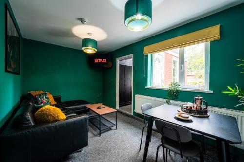City Centre Stay Cosy House Sleeps 6 – khách sạn tại Old Basford