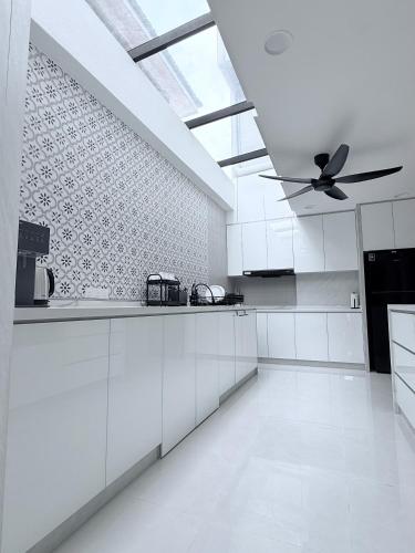 Marble Manor - Elegant Landed house - image 10