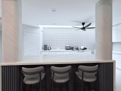 Marble Manor - Elegant Landed house - image 8