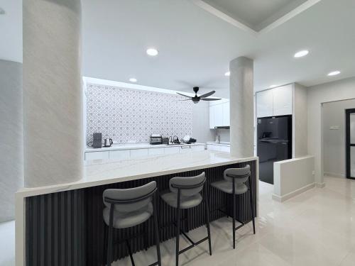Marble Manor - Elegant Landed house - image 13