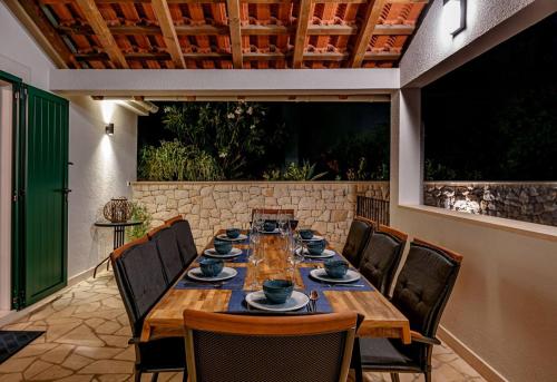 Luxury villa Dream and Live with pool by the beach - main image