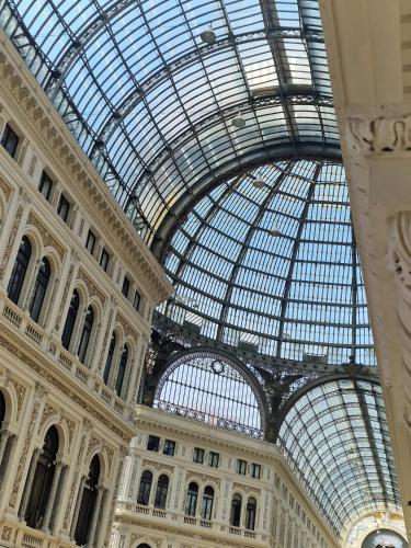 Suite Galleria Umberto I 4
