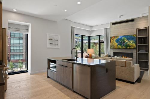 Canyons Village Retreat at Pendry Park City Utah – khách sạn tại Snyderville