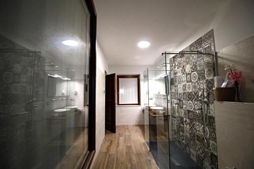 淋浴間, Casale Sienti'n Può (Casale Sienti'n Puo) in 諾西亞