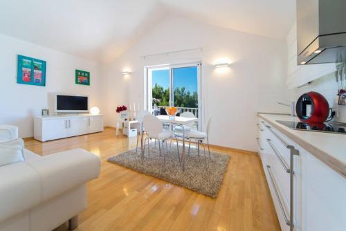 Luxury Villa Primosten Oasis by the beach with pool - image 4