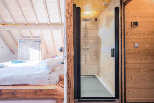Chalet Liloo sous la neige in Saint-Jean-de-Maurienne