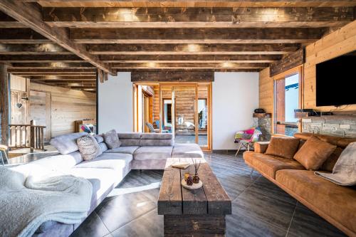 Chalet Liloo sous la neige in Saint-Jean-de-Maurienne