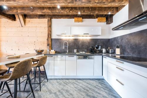 Chalet Liloo sous la neige in Saint-Jean-de-Maurienne