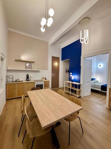 Roller Aparthotel 1
