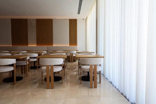 Restaurant, Oporto Fly Hotel in Maia