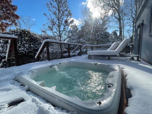 Year round Jacuzzi - Blackberry Home in Springs (NY)