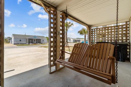 5212B - John and June's Place - image 4