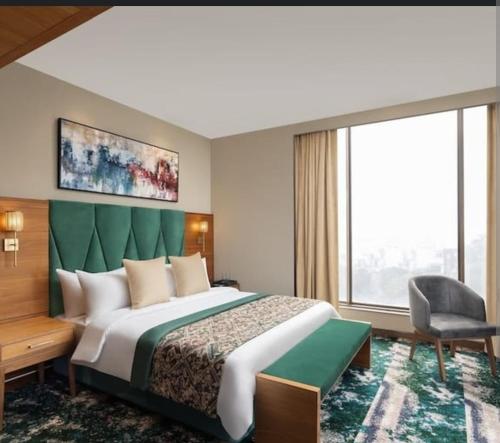 Lakeside 7 by lake & woods in Nainital