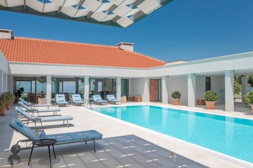 Luxury Villa Bracchia Magic Retreat I with large heated pool & spa on Brač – khách sạn tại Splitska