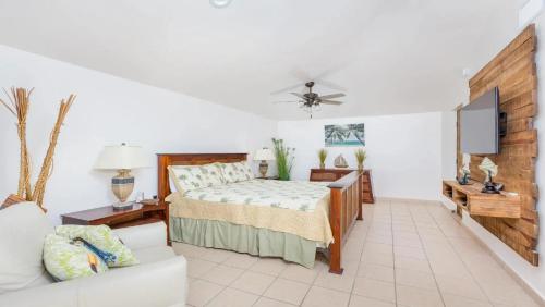 Two-Story 2-Bedroom Beachfront Penthouse at Princesa Resort - BeachBumCondos - image 3