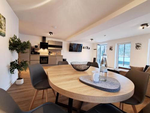 Smart Resorts Haus Smaragd Smaragd – Wiesengrün – khách sạn tại Elkeringhausen
