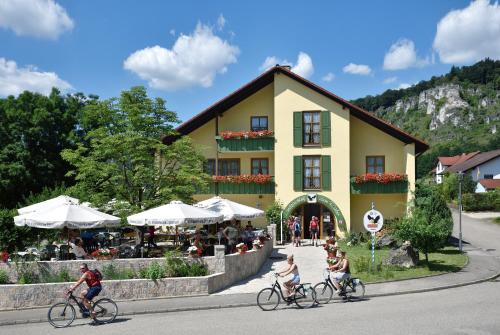 Landhotel zum Raben - Hotel - Kipfenberg