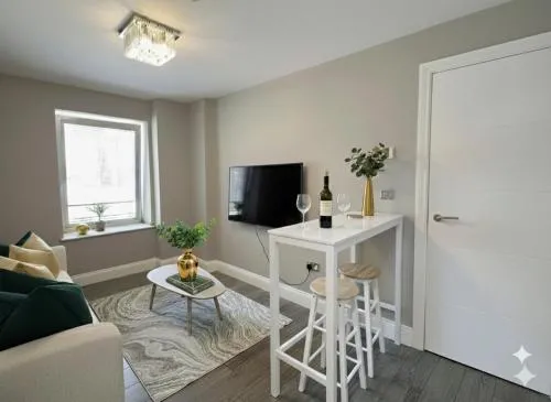 Green Diamond Mason and Finn 1 bedroom apartment photo 2