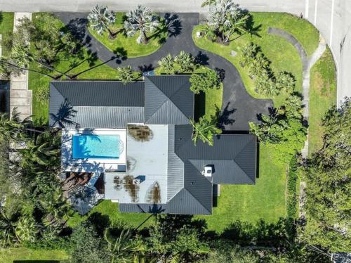 Spacious Getaway with Pool in Palmetto Bay (FL)