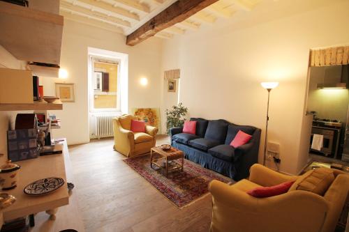 Trevi Fountain 2BR Apartment