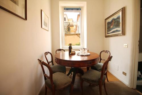 Trevi Fountain 2BR Apartment