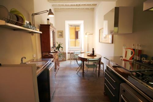 Trevi Fountain 2BR Apartment
