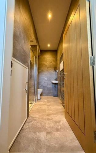 浴室, Elliott Cottage Your Retreat in Heart of Peebles in 皮布爾斯