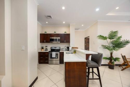 Cocina, 2BR, Luxury Escape with Pool, Balcony and Views in Playa Flamingo