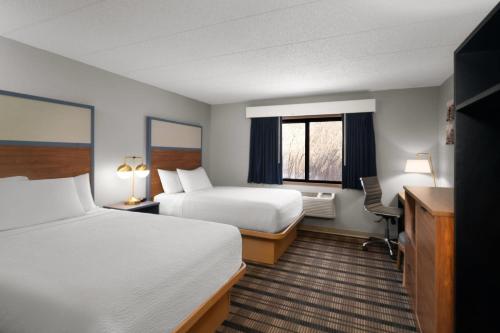 2 double beds