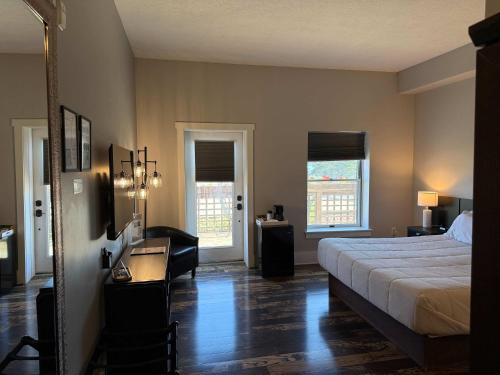 Northport Inn Boutique Hotel R206 in Northport, USA