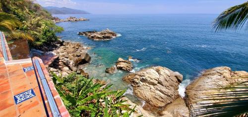 Ocean Front Villa - Private Pool and Ocean Access - image 2