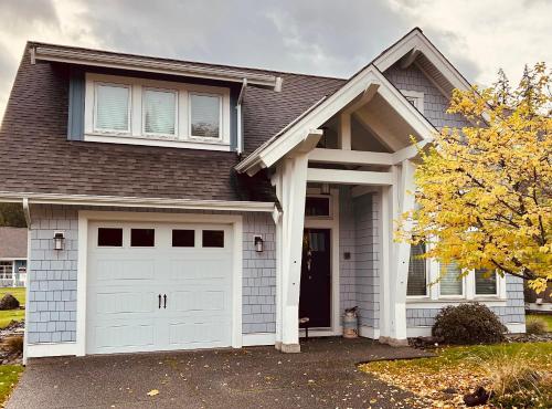Qualicum Landing West Coast Cottage in Qualicum Bay (BC)