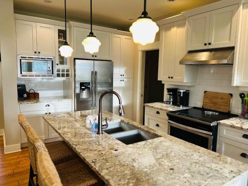 Qualicum Landing West Coast Cottage in Qualicum Bay (BC)