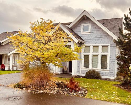 Qualicum Landing West Coast Cottage in Qualicum Bay (BC)