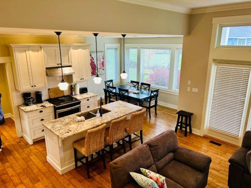 Qualicum Landing West Coast Cottage in Qualicum Bay (BC)