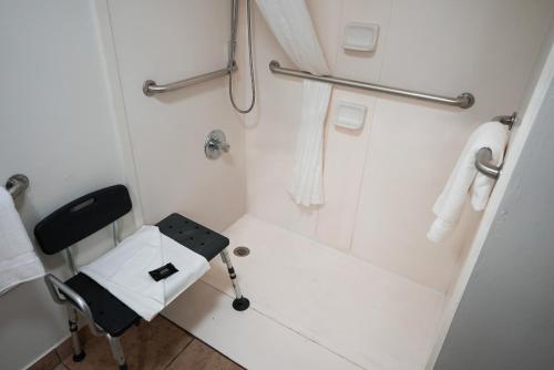 Clarion Hotel Broken Arrow - Tulsa - image 43