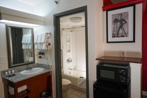 Clarion Hotel Broken Arrow - Tulsa - image 32
