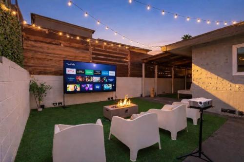 Movie Night 4BR Home with Projector Games & BBQ – khách sạn tại Trung Tam Thanh Pho